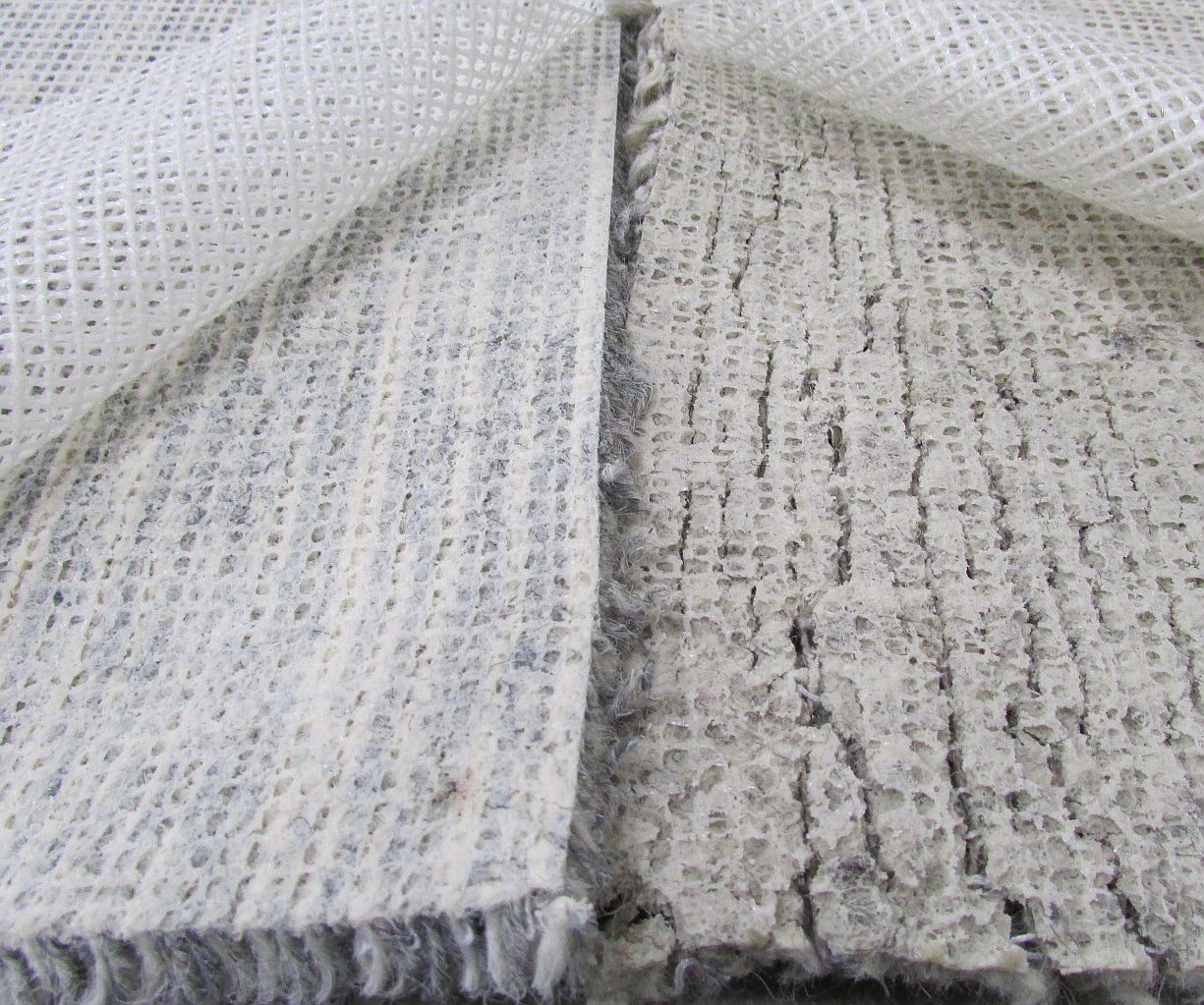 machine tufted v loomed imitation under backing.jpg